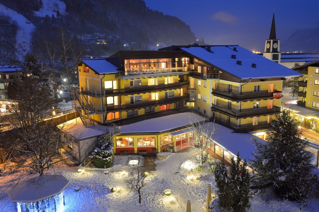 <p><em>Willkommen</em> im<br />
Hotel Schütthof!</p>
